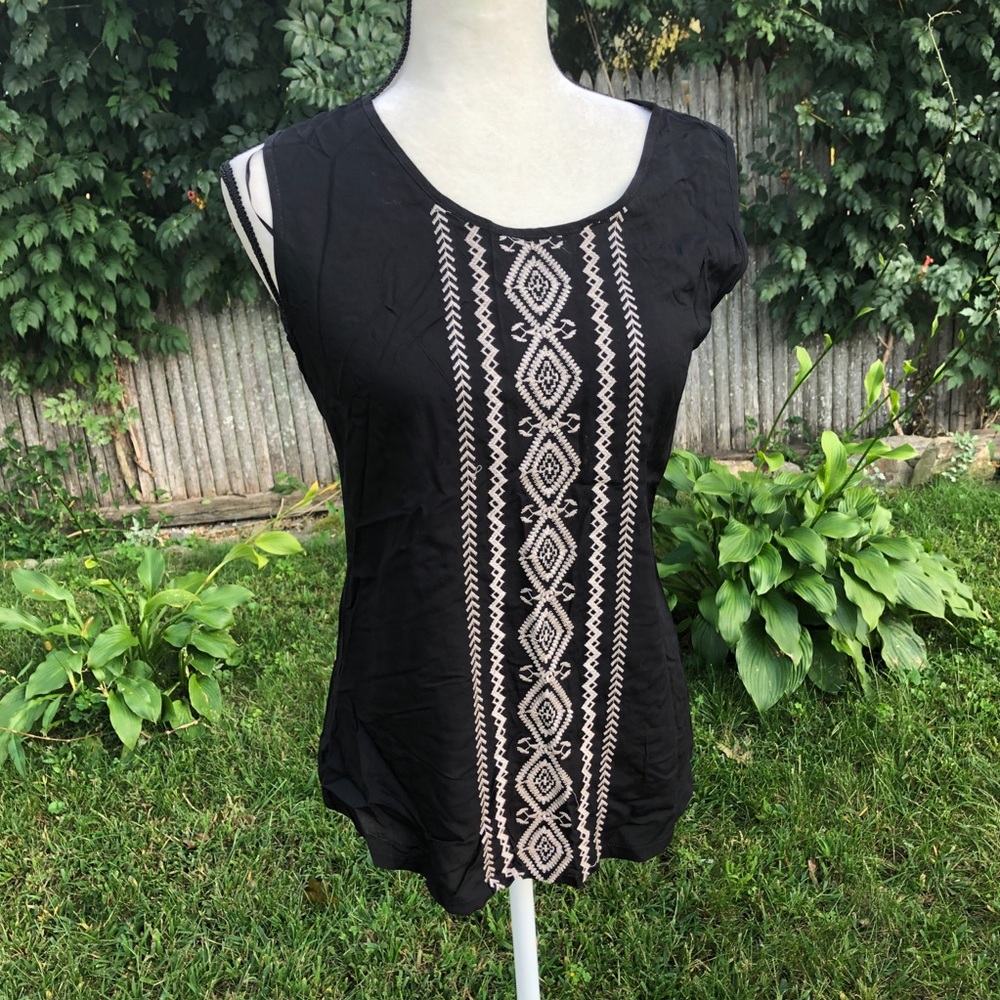 🌵Solitaire Small Boho Threaded Geometric Blouse